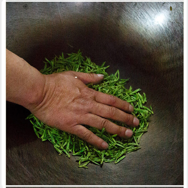 Xihu Dragon Well Long Jing Green Tea - Image 4